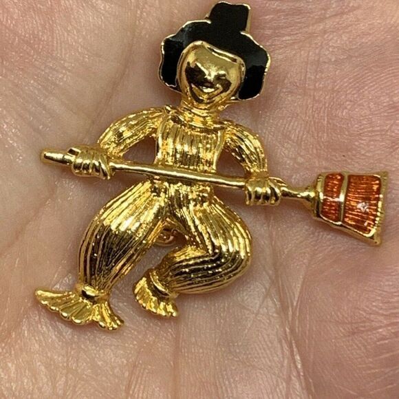 Scarecrow Gold Tone Avon Brooch Halloween Fall Pin - Picture 6 of 6